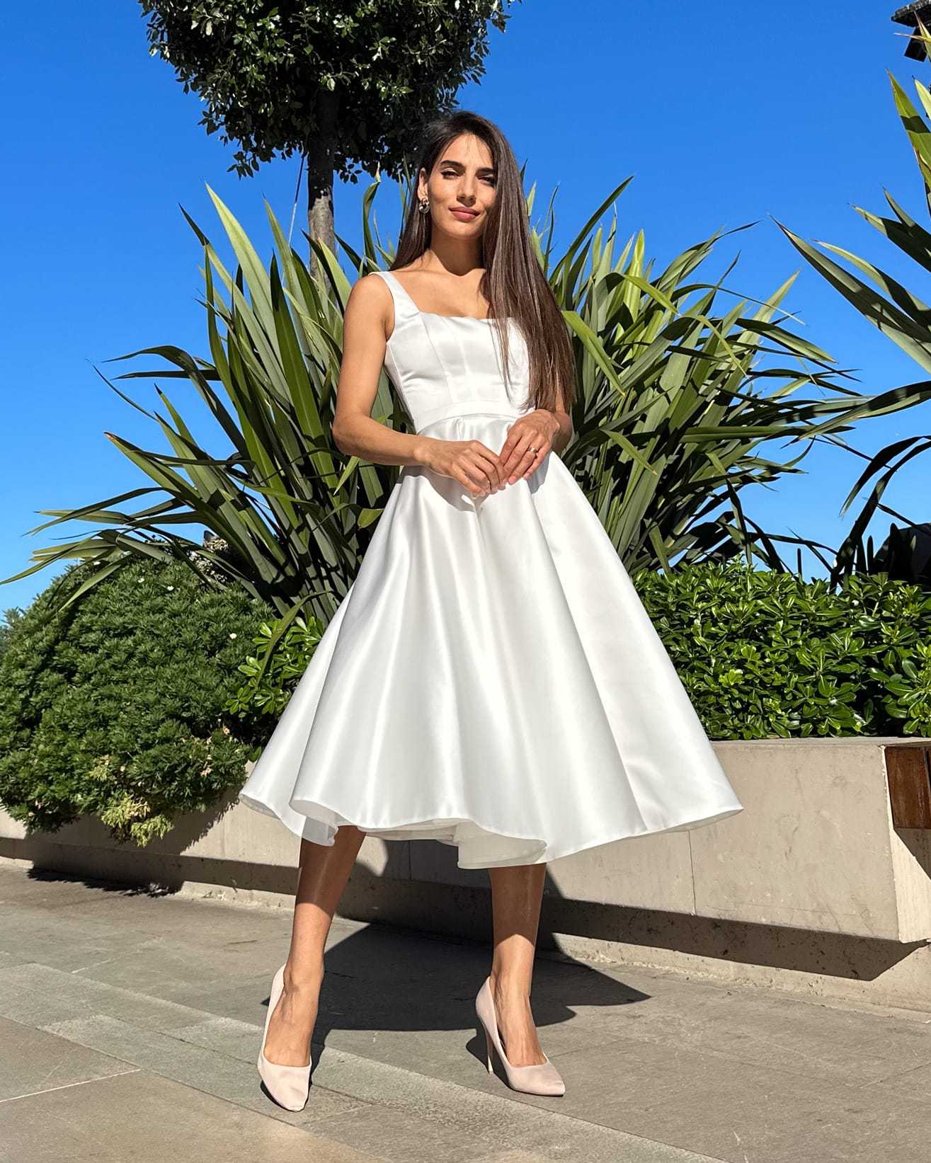 Rochie cununie civila eleganta alba, corset reglabil decoltata frumos
