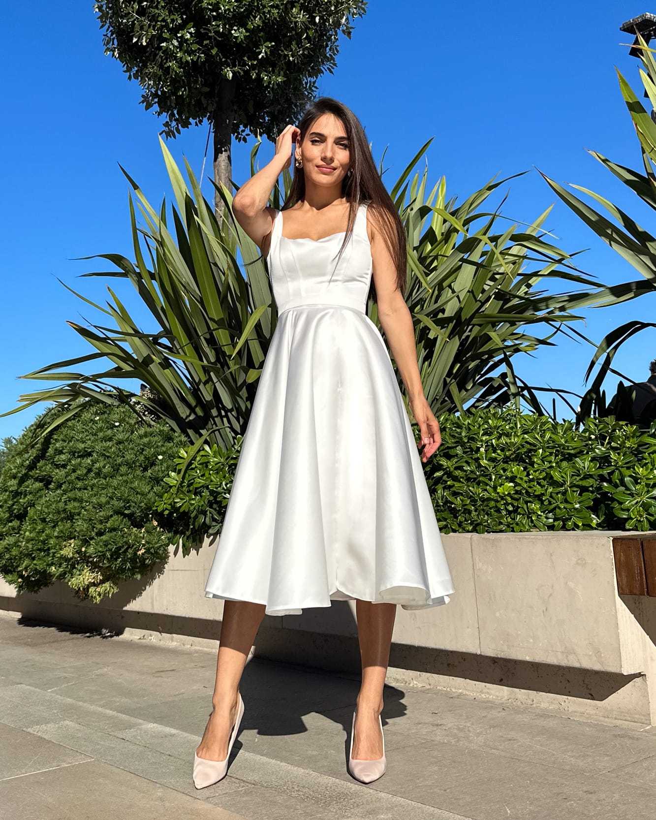 Rochie cununie civila eleganta alba, corset reglabil decoltata frumos