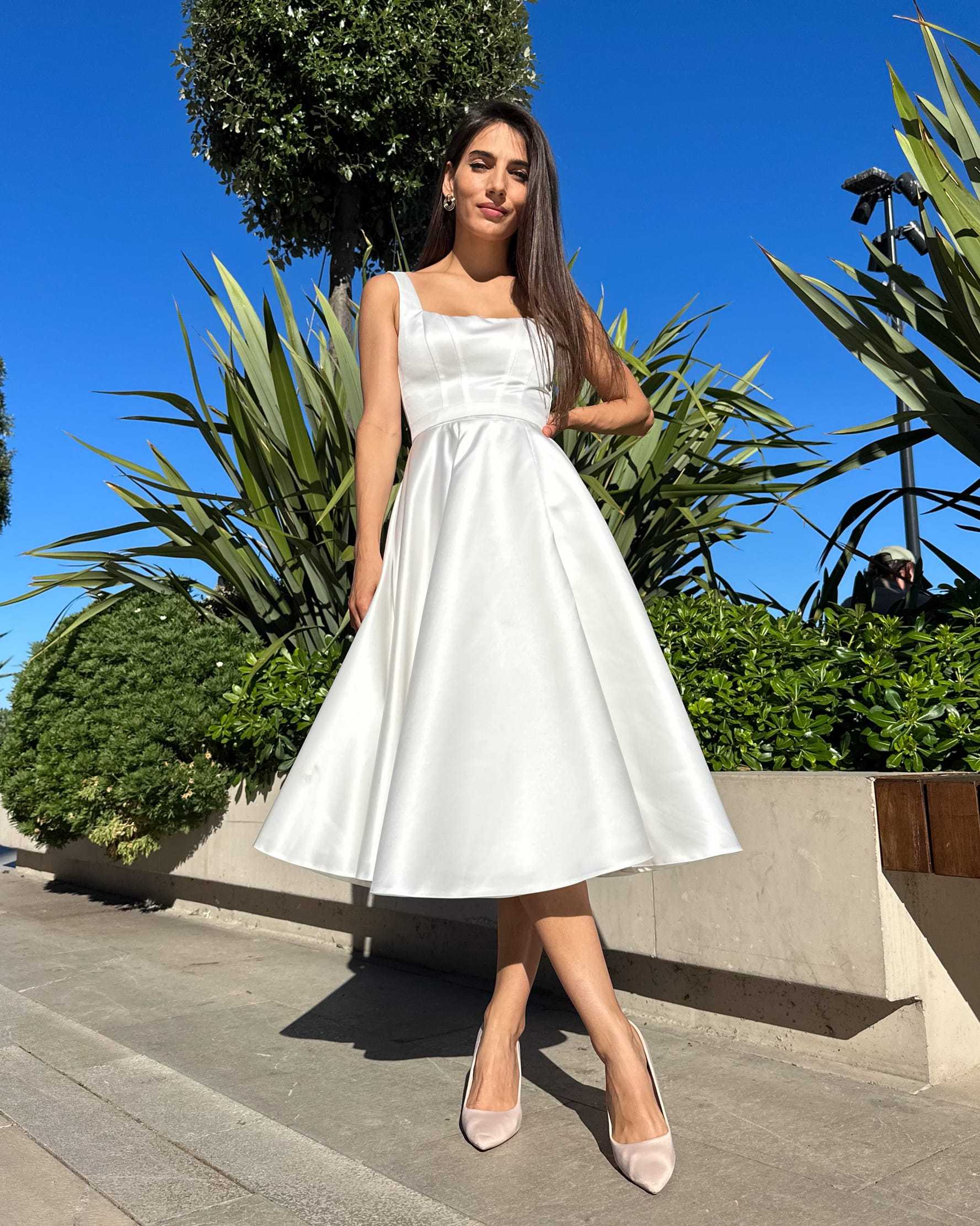 Rochie cununie civila eleganta alba, corset reglabil decoltata frumos