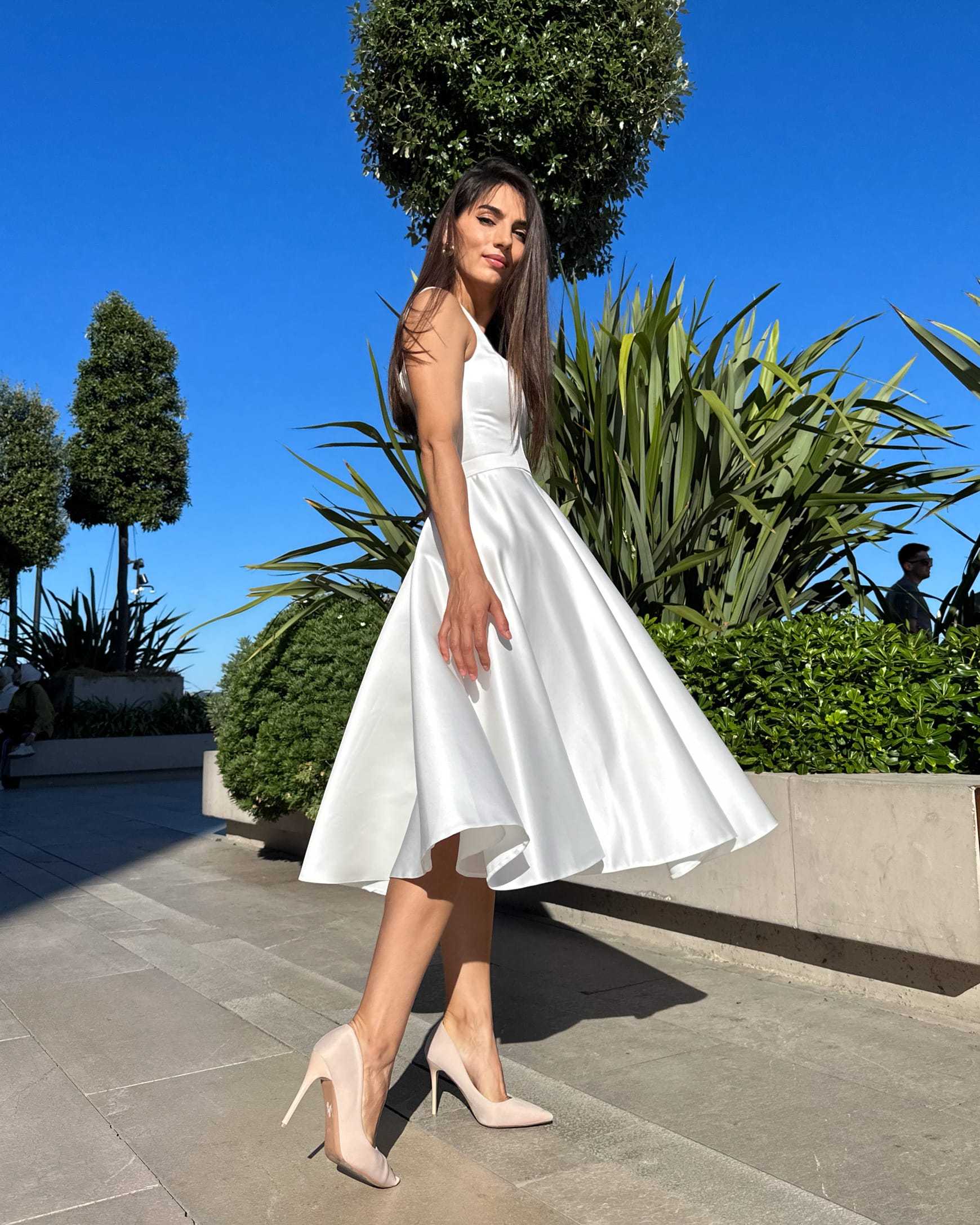 Rochie cununie civila eleganta alba, corset reglabil decoltata frumos