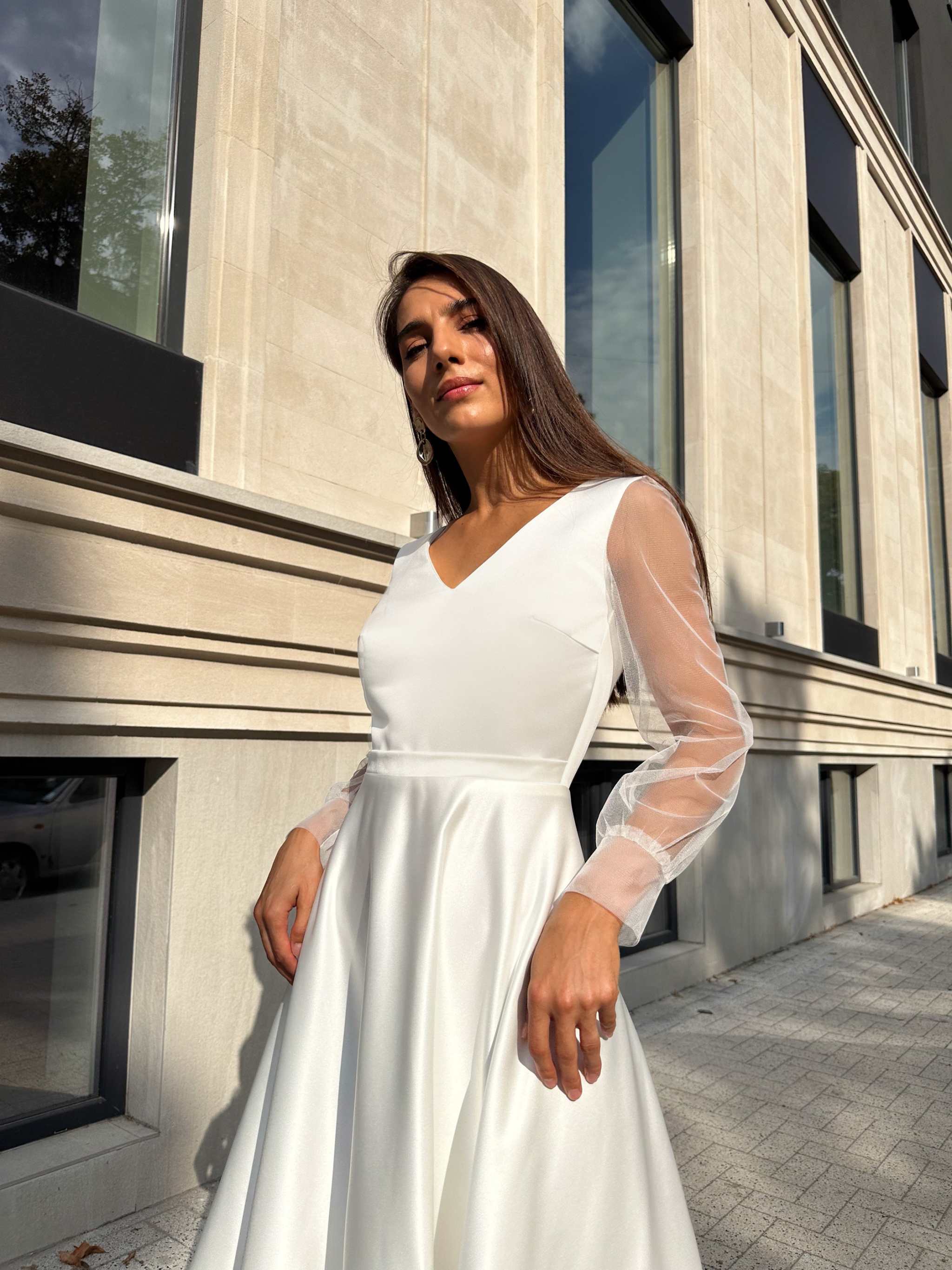 Rochie cununie civila albă midi, elegantă, cu mâneci lungi, decolteu V