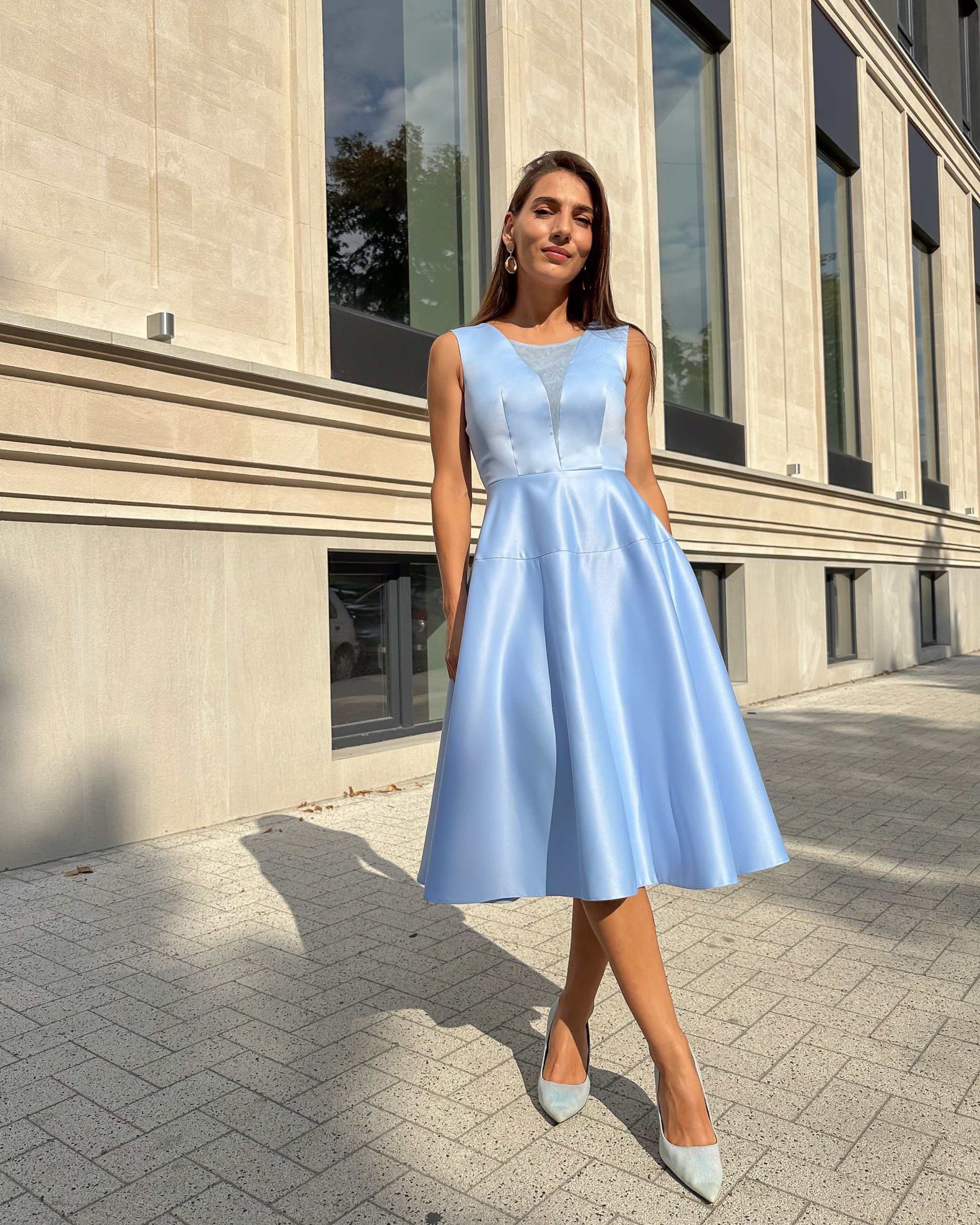 Rochie albastra midi cu decolteu