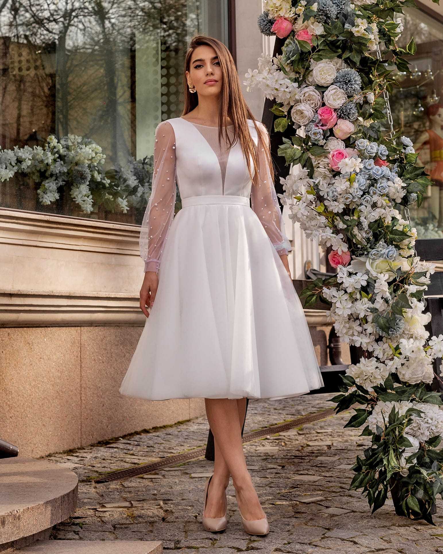 Rochie cununie civila midi, elegantă, mâneci lungi vaporoase cu perle